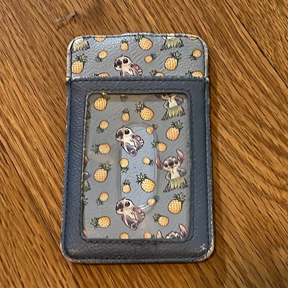 Stitch Cardholder - Picture 2 of 4
